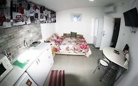 The Rosen'S Studio Place